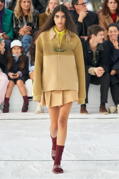 Look 17